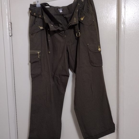 Pants - Picture 2 of 3